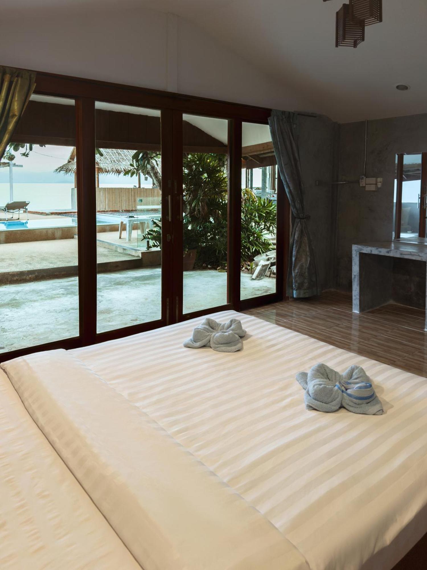 The Cosy Sunset Beach Resort & Restaurant Тонгсала Екстер'єр фото